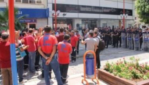 PARKOMAT ÇALIŞANLARI EYLEME DEVAM ETTİ