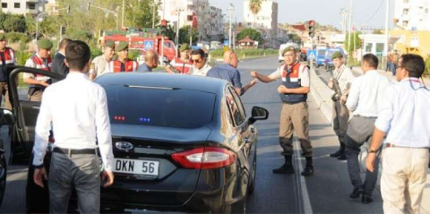 JANDARMA MHP KONVOYUNU DURDURDU KRİZ ÇIKTI