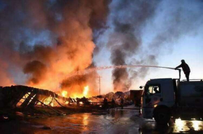 HALİ KUNDAKLAYAN KAMERAYA YAKALANDI