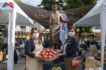 ÜRETİCİ KADINLAR ÜRÜNLERİNİ SERGİLİYOR