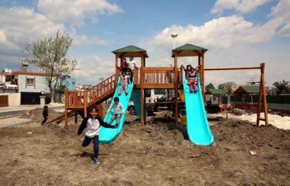 ÖZGÜRLÜK MAHALLESİ’NDE YENİ BİR PARK VE YEŞİL ALAN YÜKSELİYOR