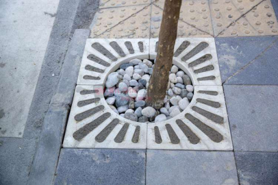 BÜYÜKŞEHİR’İN HASTANE CADDESİ’Nİ YENİLEME ÇALIŞMALARI SÜRÜYOR