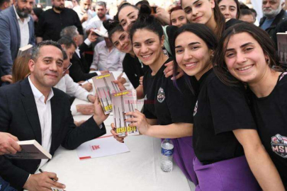 MERSİNLİLER, ALİ MAHİR BAŞARIR’IN “BEŞLİ ÇETE” KİTABINA AKIN ETTİ