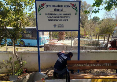 AKDENİZ’İN PARKLARI İLKBAHARA HAZIR