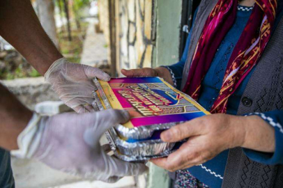BÜYÜKŞEHİR, RAMAZAN’IN YARISINDA 200 BİN İFTAR YEMEĞİ DAĞITTI