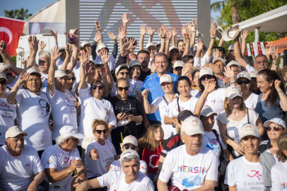 Başkan Seçer, Büyükşehir Belediyesi’nin 19 Mayıs Atatürk’ü Anma, Gençlik ve Spor Bayramı Kapsamında Vatandaşlarla Spor Yaptı.