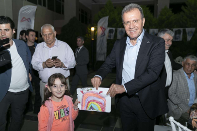 Seçer, Mersin Büyükşehir Belediyesi’nin 19 Mayıs Atatürk’ü Anma, Gençlik ve Spor Bayramı Dolayısıyla Düzenlediği Yemekte Spor Camiasıyla Buluştu. 