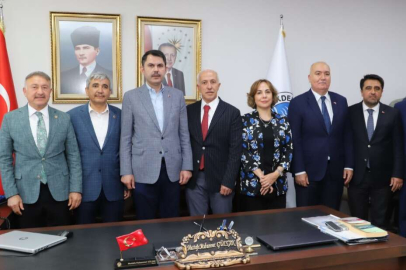 Çevre Şehircilik ve İklim Değişikliği Bakanı Murat Kurum,Akdeniz Belediye Başkanı Mustafa Gültak'ı Ziyaret Etti