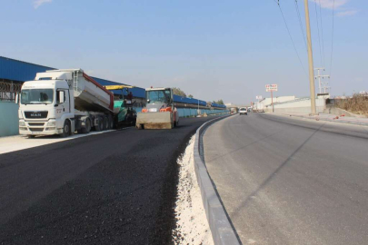 Mersin Büyükşehir'in  Akdeniz İlçesi Özgürlük ve  Çilek Mahallelerinde  Yenileme  Çalışmaları Sürüyor