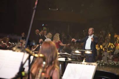 Başkan Seçer, Eşitliğe Ses Verilen Konserde Orkestra Şefi Oldu