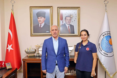 Akdenizli Sporcular Miray ve Hatip Kente Ödülle Döndüler