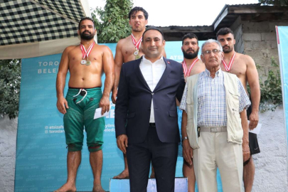 Toroslar, Zafer Haftası'na Karakucak Güreşleri İle Damga Vurdu