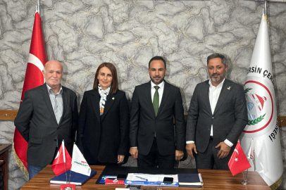 AK Parti Milletvekili Havva Sibel Söylemez ve Mezitli Belediye Başkan Adayı Mevlüt Ekmekçi, Mersin Çermikliler Derneği'nde Üyelerle Buluştu