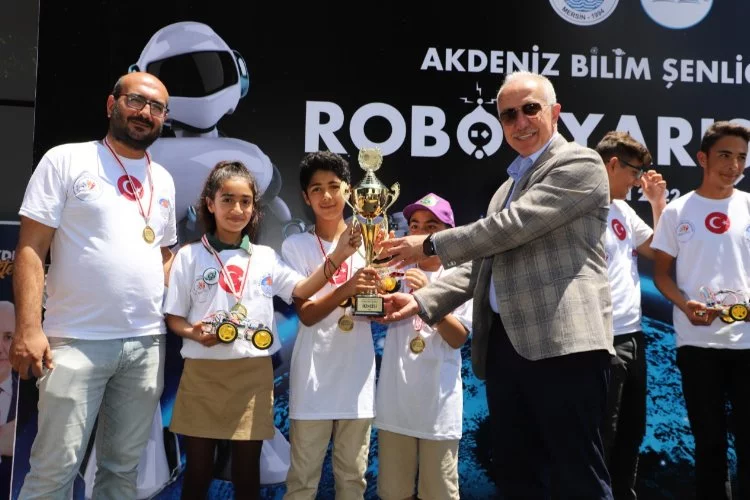 Akdeniz’de Bir İlk "Bilim Şenliği ve Robot Yarışması"