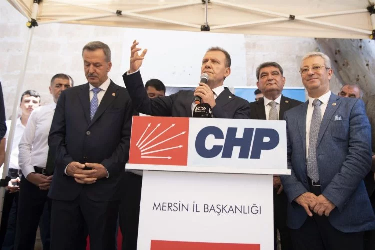 Başkan Seçer, CHP Mersin İl Başkanlığı’nda Düzenlenen  Bayramlaşma Törenine Katıldı, Partililerle Bayramlaştı